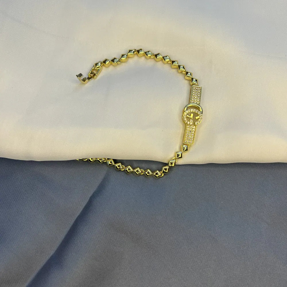 Luxurious Gold-tone Pyramid Link Bracelet