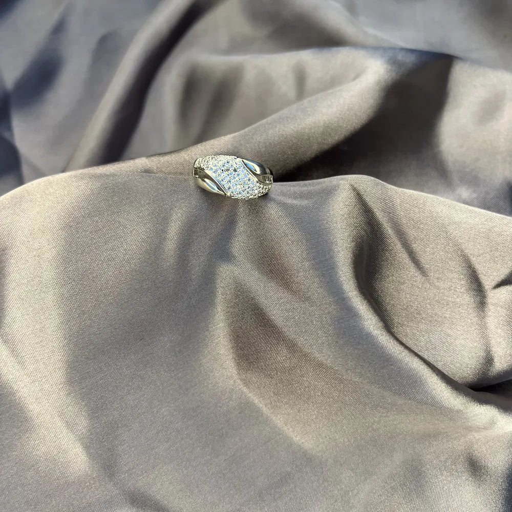 Elegant Silver-tone Crystal Leaf Ring