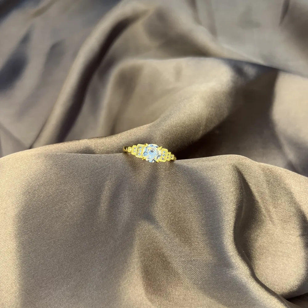 Gold-tone Vintage-Style Crystal Ring
